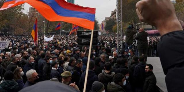 Ermenistan’da Başbakan Paşinyan gezisini yarım bırakmak zorunda kaldı