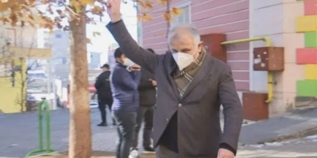 Erol Katırcıoğlu: Zafer işareti annelerin acılarını kullanan iktidara karşı
