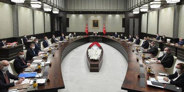 AKP'de çifte değişim beklentisi: Kabine, kongre öncesinde değişebilir