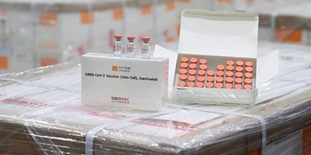 Türkiye'den Kuzey Kıbrıs'a 50 bin doz Sinovac aşısı
