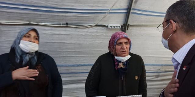 CHP heyeti, HDP önünde bekleyen aileleri ziyaret etti