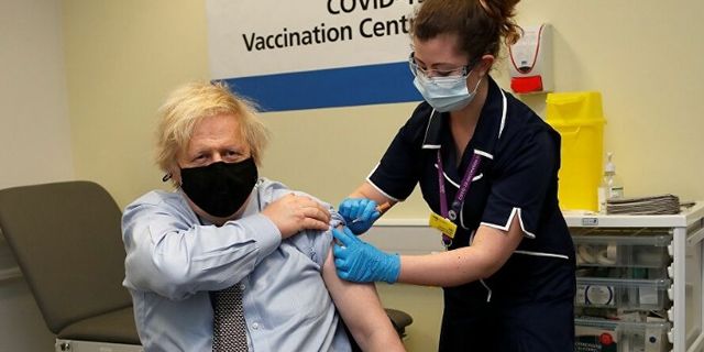 İngiltere Başbakanı Johnson, AstraZeneca aşısı oldu