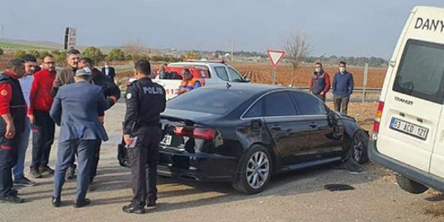 İYİ Parti konvoyunda kaza: Salim Ensarioğlu yaralandı