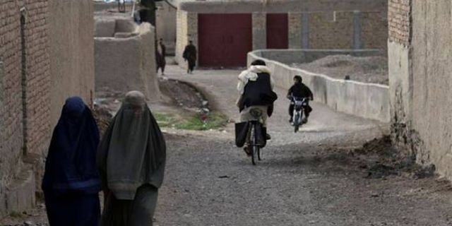 Taliban'ın tehdidi altındaki kadınlar: 'Bizi öldürmeye geliyorlar'