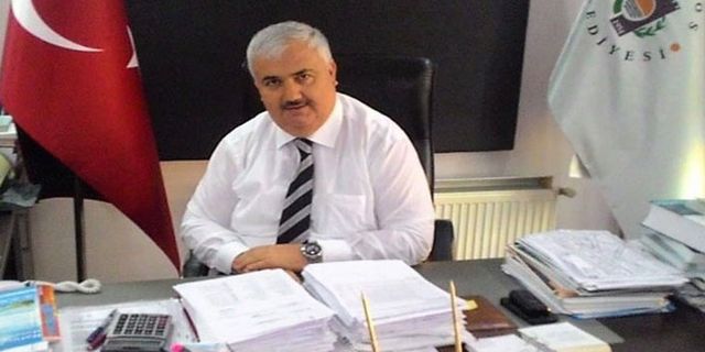 'AKP'li belediye başkanı Ömer Ünal zimmet davasında beraat etmek için bilirkişi heyetine 100 bin lira rüşvet verdi'