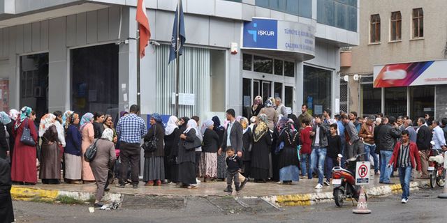 Türkiye'de işsizliğin boyutu: 6 kişilik temizlik işçisi ilanına 10 bin kişi başvurdu
