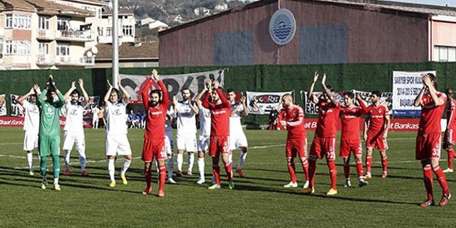 Adana Demirspor Beşiktaş'ı 2-1'le geçti