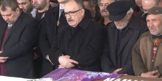 Beşir Atalay cenazeleri karıştırdı, Erdal Eren'in annesinin cenazesine katıldı