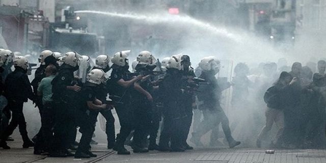 İHD: Taksim'de 76 kişi gözaltına alındı