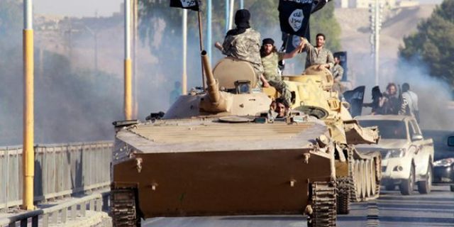 IŞİD petrolünü ihraç etmekle suçlanan Suriyeli işadamı: Siz asıl Türkiye'ye kaçırılan petrole bakın