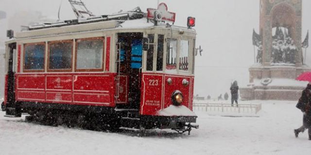 İstanbul'da yarım metre kar