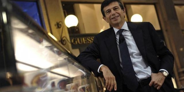 İtalya'da kol saatli yolsuzluk skandalında adı geçen bakan istifa etti