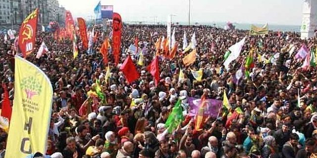 İzmir'de Newroz'u kutlayan HDP'lilere saldırı