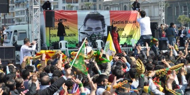 İzmir Gündoğdu'da ilk Newroz kutlamasına 40.000 kişi katıldı