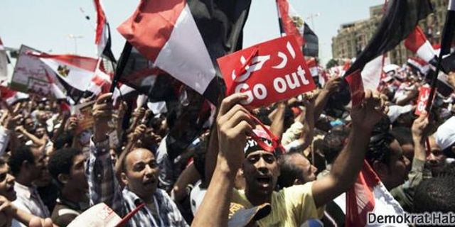 Mısır muhalefetinden Mursi'ye ültimatom