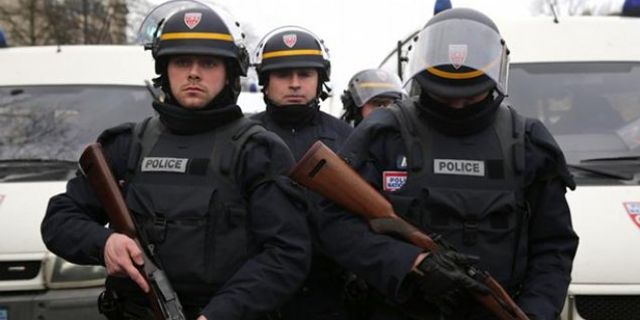 Paris'teki karakol baskınını IŞİD üstlendi