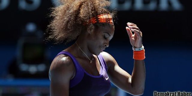 Serena Williams havlu attı