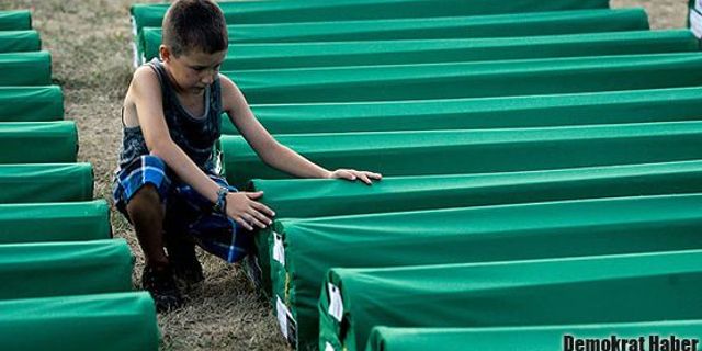 Srebrenitsa soykırımının 17. yılında acılar tazelendi