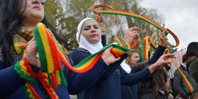 Suriye'nin başkenti Şam'da 'tarihi' Newroz kutlaması