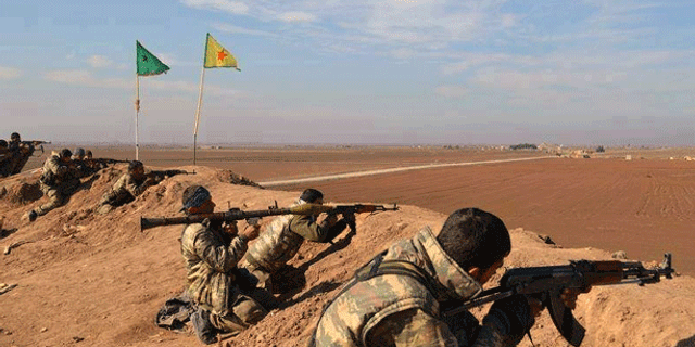 YPG, Türkiye sınırında yakaladığı IŞİD'lilerin görüntülerini yayınladı