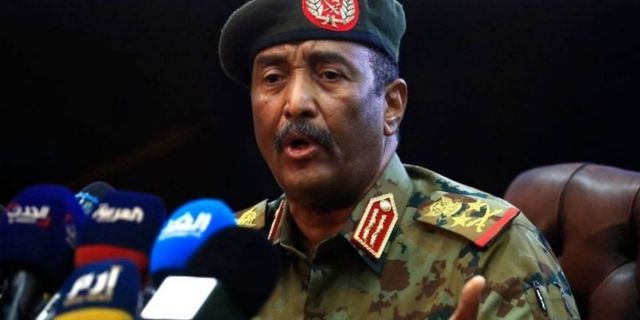 Sudan'da darbecilerin lideri: Ordu iç savaşı önlemek için yönetime el koydu