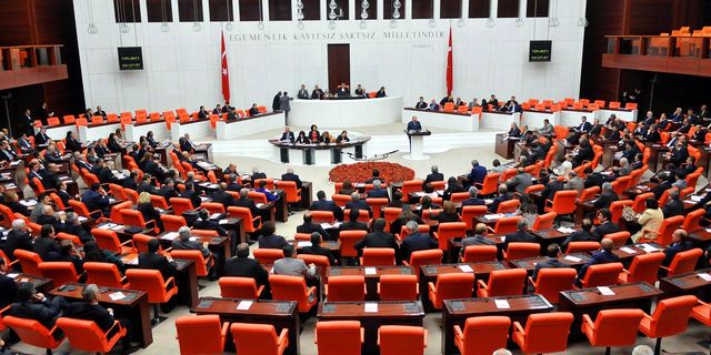 Suriye ve Irak'a sınır ötesi operasyonları 2 yıl daha uzatacak tezkere Meclise sunuldu