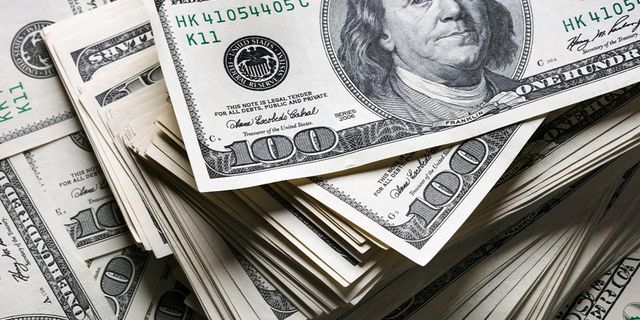 Dolar yeni haftaya rekor seviyeden başladı