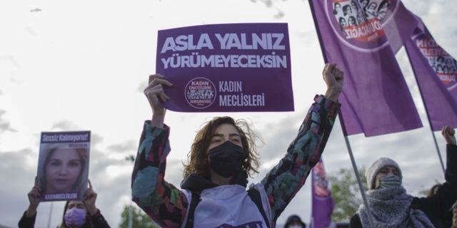 Türkiye'de her 5 kadından 1'i şiddet görüyor
