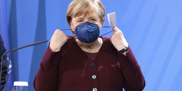 Merkel: Covid salgınında dördüncü dalga bugüne kadar görmediğimiz kadar kötü