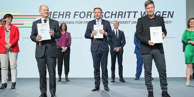 Almanya’da SPD, FDP ve Yeşiller koalisyon sözleşmesini imzaladı