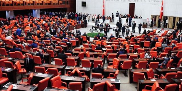 Meclis'te 'İBB'den burs alan AKP'liler' tartışması