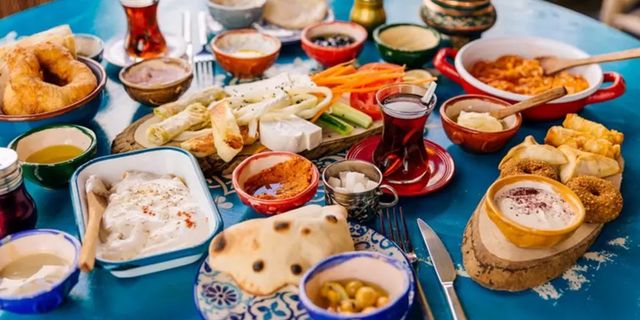 Orta sınıf harcamaları kıstı: Kahvaltıyı ve eti azalttı, çocuklarının ihtiyaçlarını karşılamakta zorlanmaya başladı