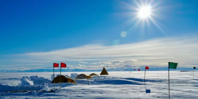 Güney Kutbu: Buz kütlesinin altında yatan su rezervuarının sırrı ne?
