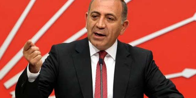"İstanbul'da çalışacağım" diyen Gürsel Tekin, bu sabah Kars'a gitti