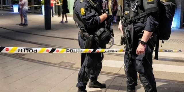 Norveç polisi, LGBTİ+ların gittiği barlara ateş açan kişinin 'radikal İslamcı' olarak bilindiğini açıkladı