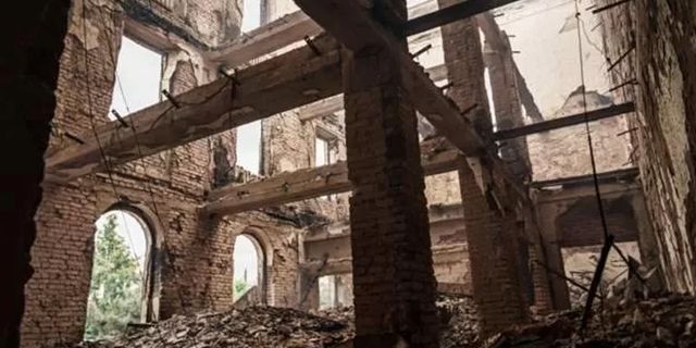 Zelenskiy: Yoğun Rus bombardımanı altındaki Severodonetsk ve Lysychansk'ı 'ölü şehirlere' dönüştü