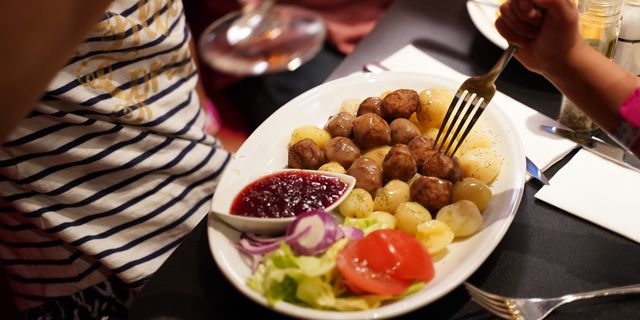 Misafire yemek ikram edilmemesinden sömürgeciliğe: #İsveçgate nasıl başladı ve nerelere vardı?