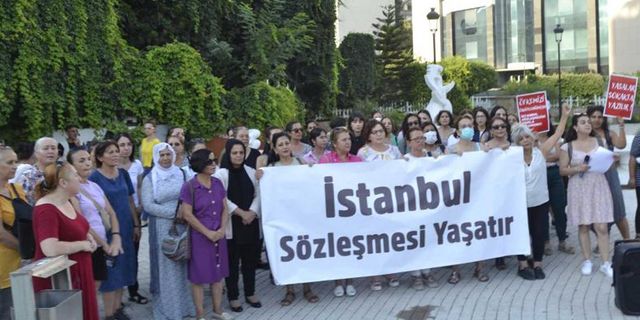 Kadınlar, birçok ilde Danıştay'ın İstanbul Sözleşmesi kararına karşı sokağa çıktı