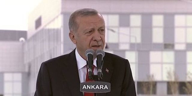 Erdoğan: Sırf daha iyi arabaya binmek gibi süfli heveslerle başka ülkelerin kapısına varanlara acıyarak bakıyoruz