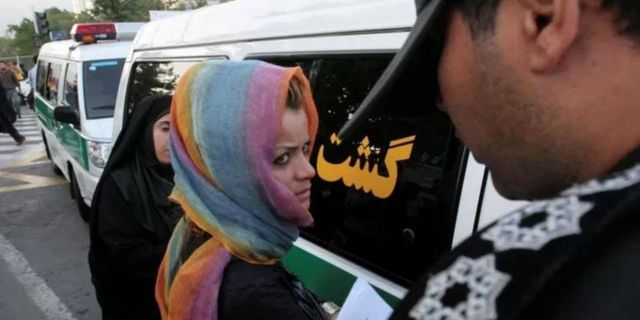 İran devlet medyası 'ahlak polisi' haberlerini yalanladı