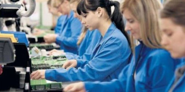 Ücretli çalışan sayısı yıllık yüzde 7,4 arttı