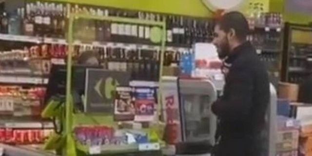Kasiyere, "Başın neden açık" diyen Faslı sınır dışı edilecek