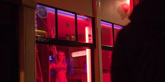 Amsterdam seks ve uyuşturucu için gelen ‘çılgın turistleri’ engellemeye hazırlanıyor