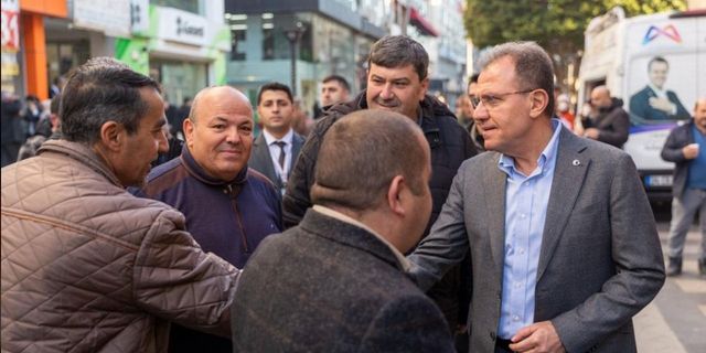 Soğuk havada, SGK önünde saatlerce sıra beklediler