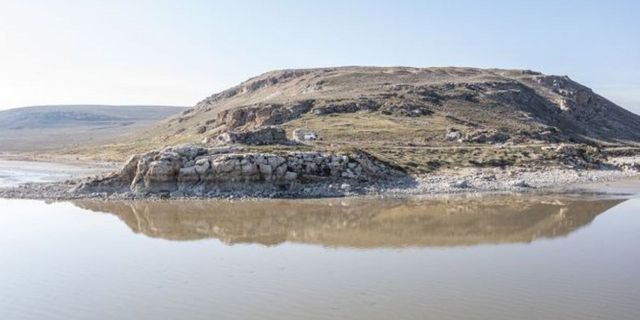 Van Gölü çekildi, Urartu dönemine ait tapınma alanı ortaya çıktı