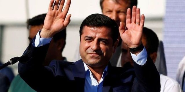 Demirtaş: Kim kimi kapatacakmış, AKP'ye de AYM'ye de gösterelim
