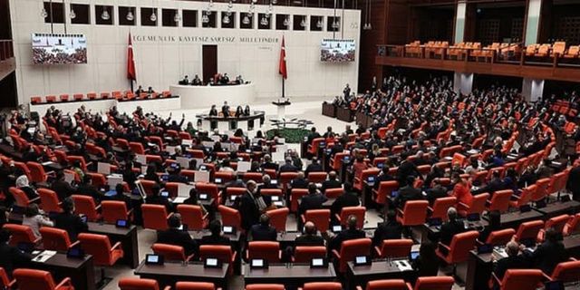 AKP'li vekilden CHP'li vekile ağız dolusu küfür