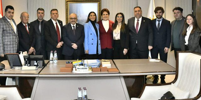 3 MHP'li isim İyi Parti’ye geçti, rozetlerini Akşener taktı