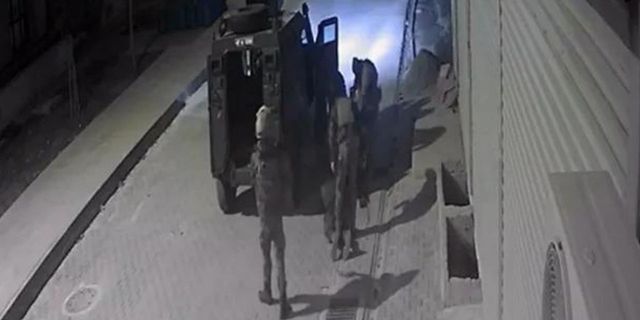 Nusaybin'de yöresel kıyafet giyen biri çocuk 2 gence polis şiddeti