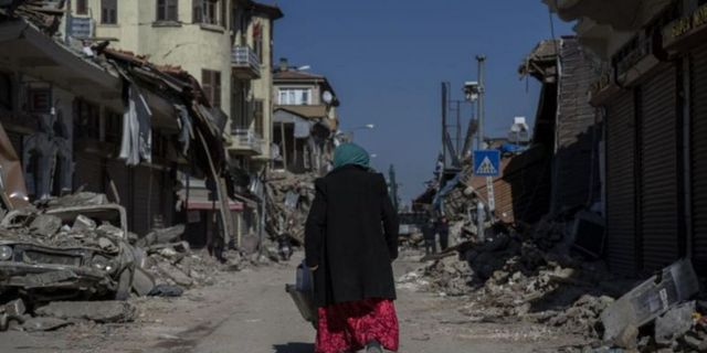 Depremlerde açıklanan can kaybı sayısı 44 bin 218'e yükseldi